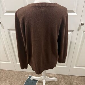 St. John's Bay Women’s V-Neck Chocolate Crewneck Sweater size XL